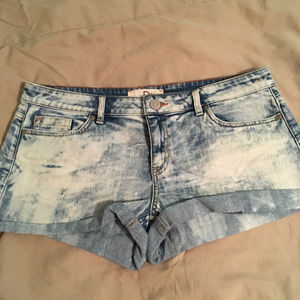 NWOT UO Ditto Acid Wash Jean Shorts, Size 31